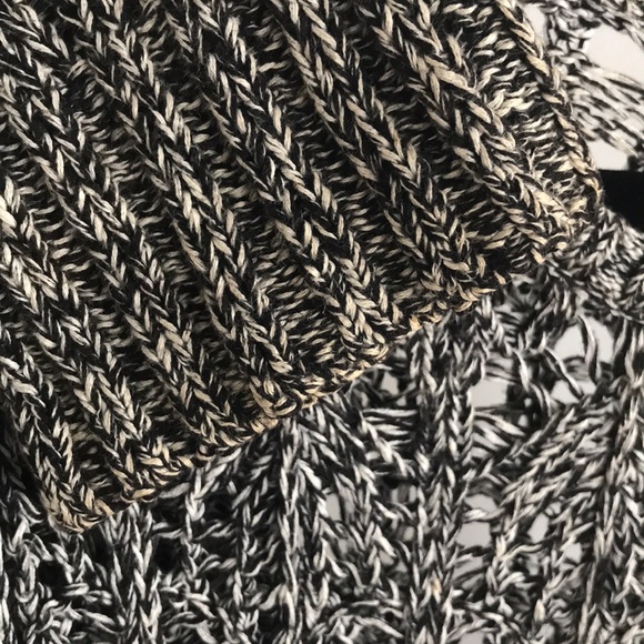 ELIZABETH AND JAMES Knit Sweater - Picture 10 of 11